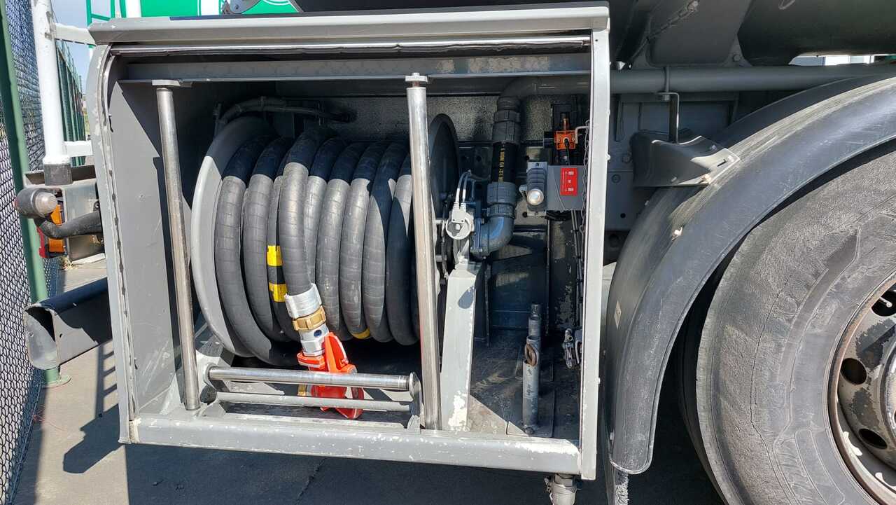 MERCEDES ACTROS - شاحنة صهريج: صورة 4 MERCEDES ACTROS - شاحنة صهريج: صورة 4