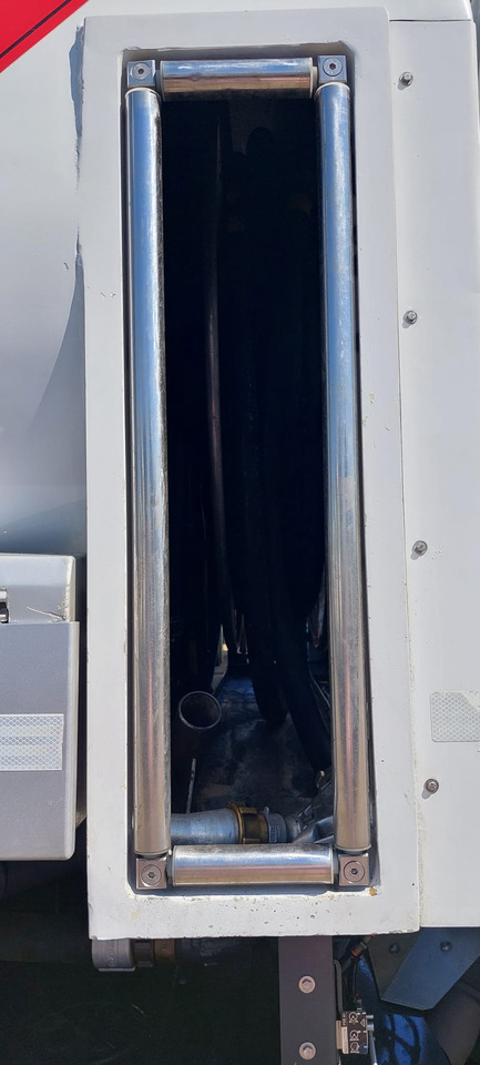 MERCEDES Antos - شاحنة صهريج: صورة 3 MERCEDES Antos - شاحنة صهريج: صورة 3