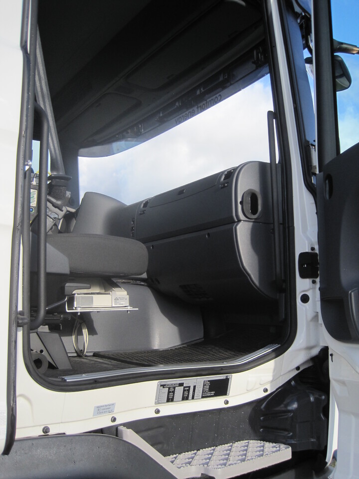 شاحنة صهريج SCANIA G370: صورة 8 شاحنة صهريج SCANIA G370: صورة 8