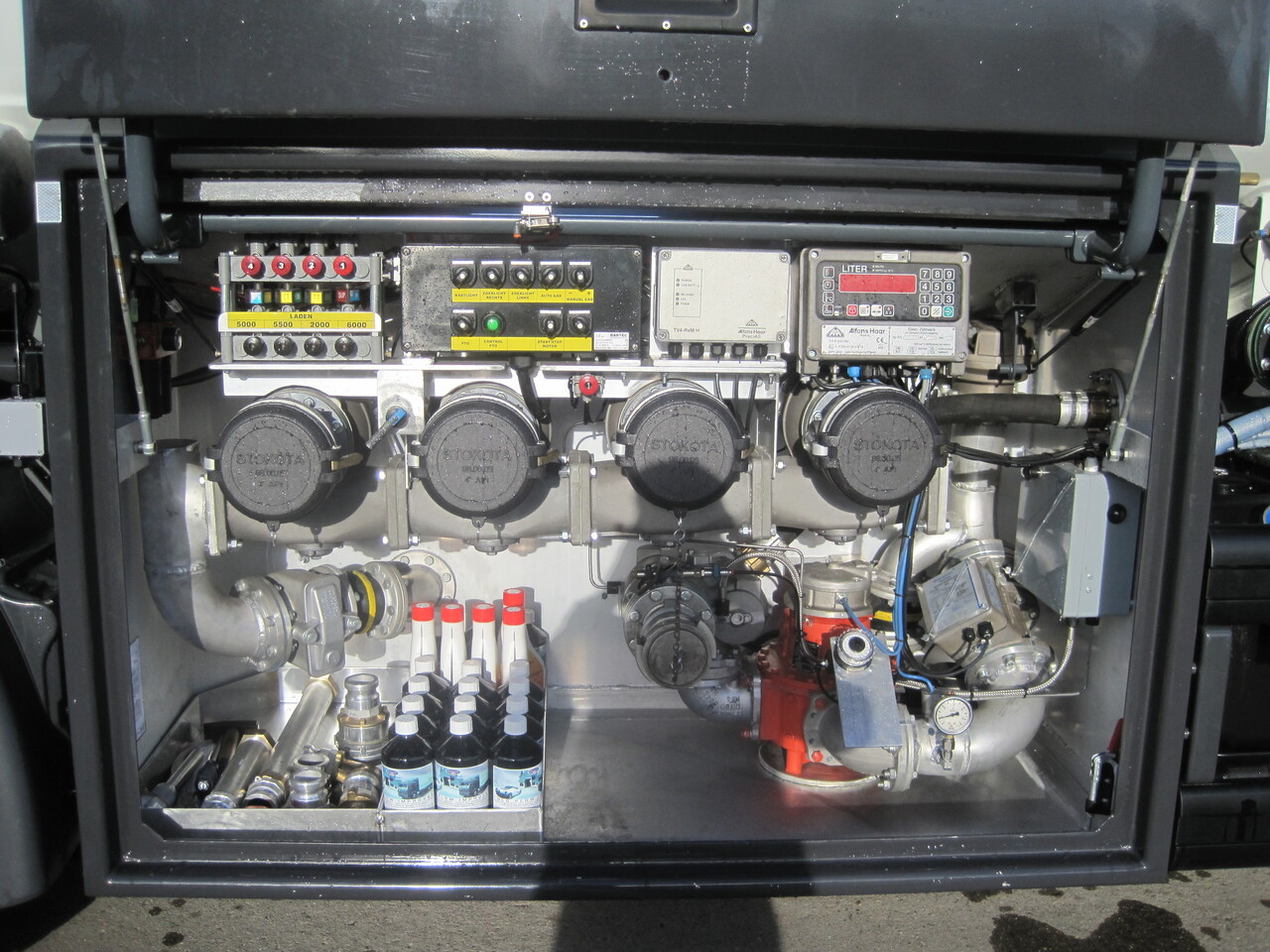 شاحنة صهريج SCANIA G370: صورة 17 شاحنة صهريج SCANIA G370: صورة 17