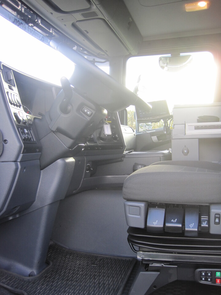 شاحنة صهريج SCANIA G370: صورة 9 شاحنة صهريج SCANIA G370: صورة 9