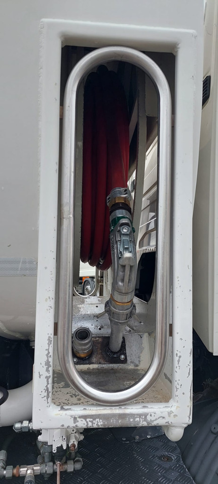 SCANIA G380 - شاحنة صهريج: صورة 2 SCANIA G380 - شاحنة صهريج: صورة 2