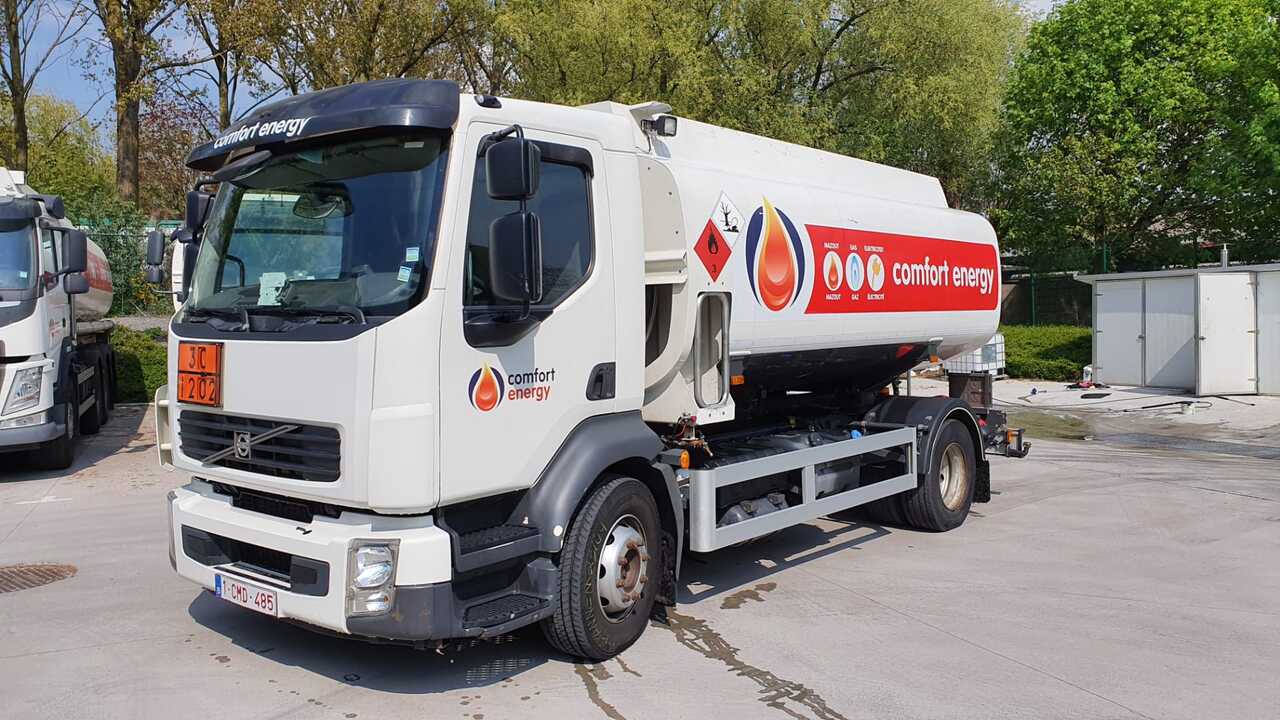 VOLVO FL - شاحنة صهريج: صورة 1 VOLVO FL - شاحنة صهريج: صورة 1