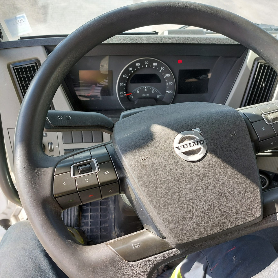VOLVO FM - شاحنة صهريج: صورة 2 VOLVO FM - شاحنة صهريج: صورة 2