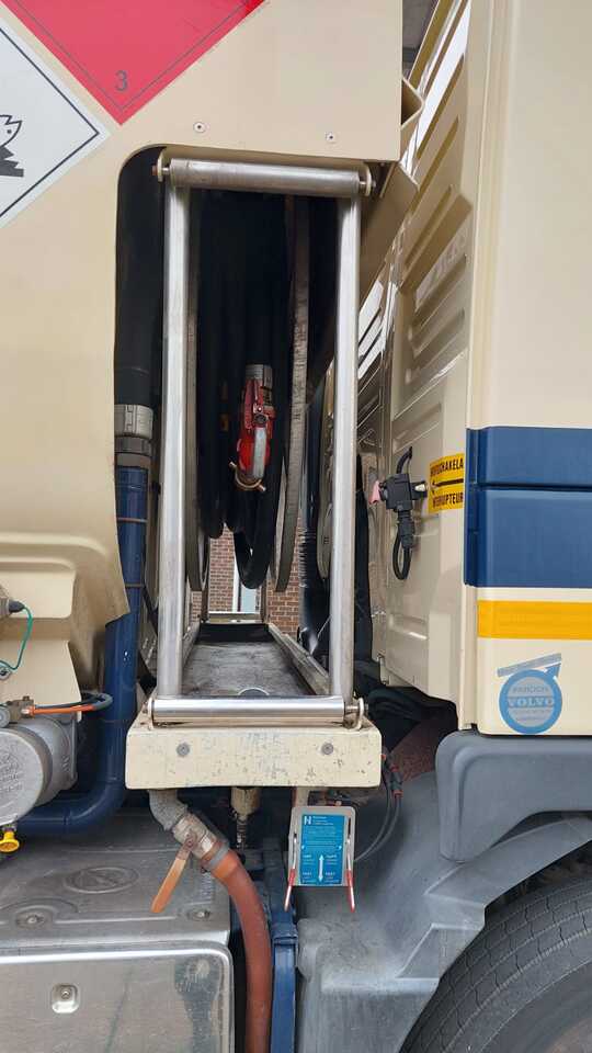 VOLVO FM - شاحنة صهريج: صورة 2 VOLVO FM - شاحنة صهريج: صورة 2