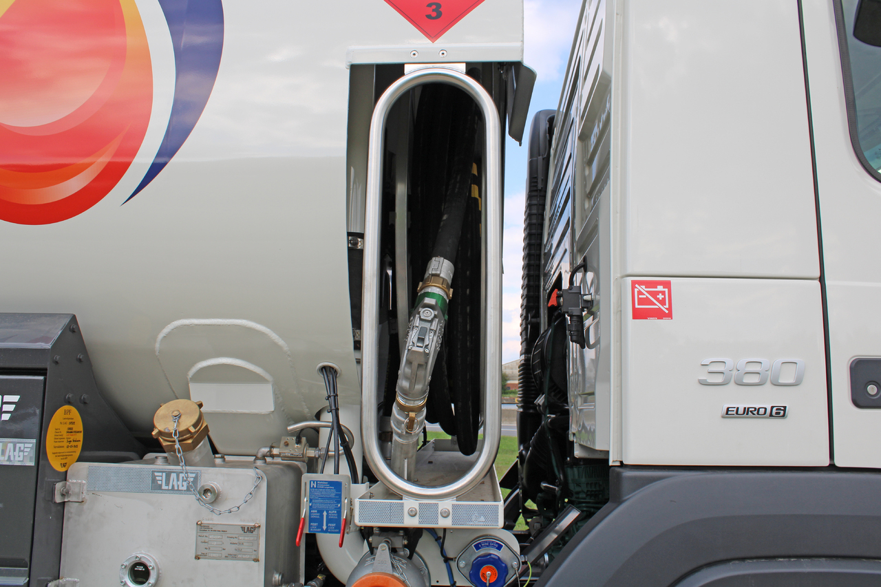 VOLVO FM - شاحنة صهريج: صورة 3 VOLVO FM - شاحنة صهريج: صورة 3