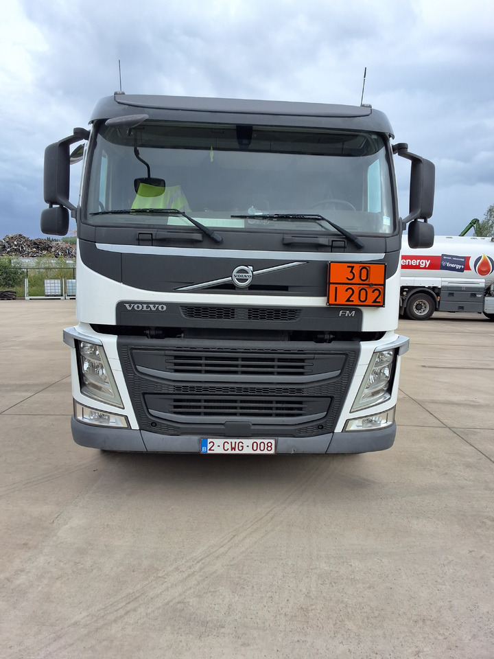 VOLVO FM - شاحنة صهريج: صورة 1 VOLVO FM - شاحنة صهريج: صورة 1