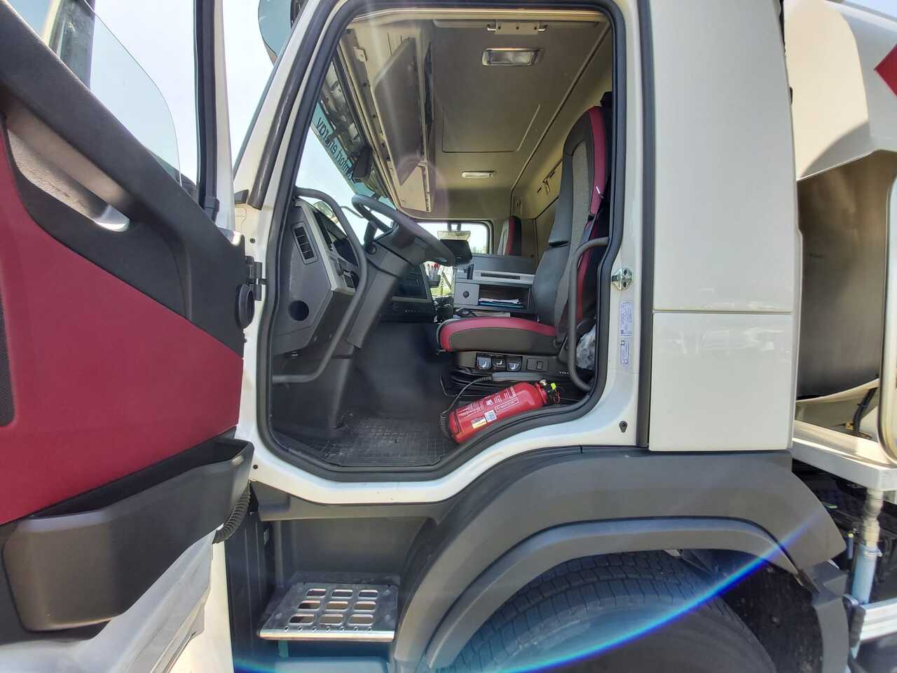 VOLVO FM - شاحنة صهريج: صورة 4 VOLVO FM - شاحنة صهريج: صورة 4
