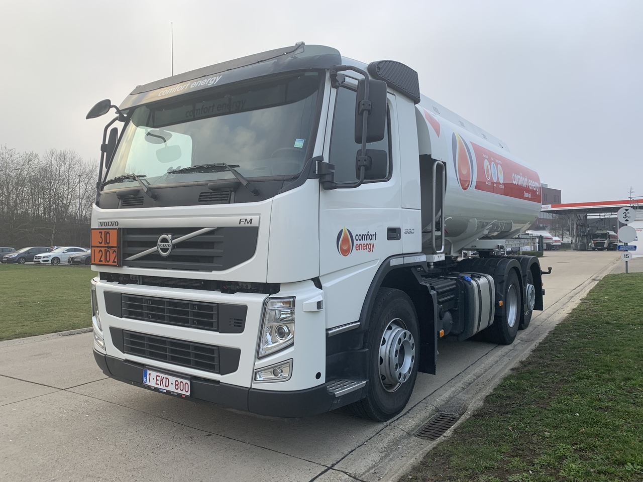 Volvo FMFH - شاحنة صهريج: صورة 1 Volvo FMFH - شاحنة صهريج: صورة 1