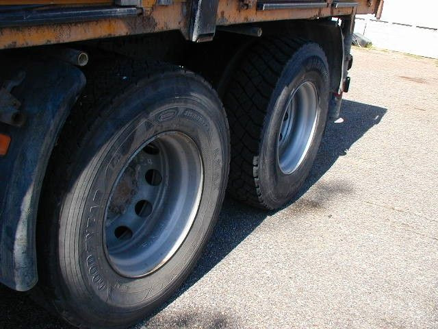 شاحنات مسطحة, شاحنة كرين Volvo FH 12  6x4: صورة 7