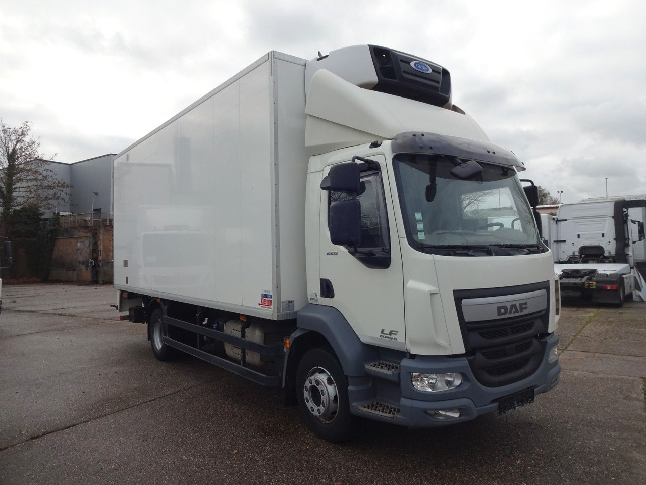 DAF LF 220, 16 T, LBW, Türen, Klima, Automat, Kamera - شاحنة مقفلة: صورة 1 DAF LF 220, 16 T, LBW, Türen, Klima, Automat, Kamera - شاحنة مقفلة: صورة 1