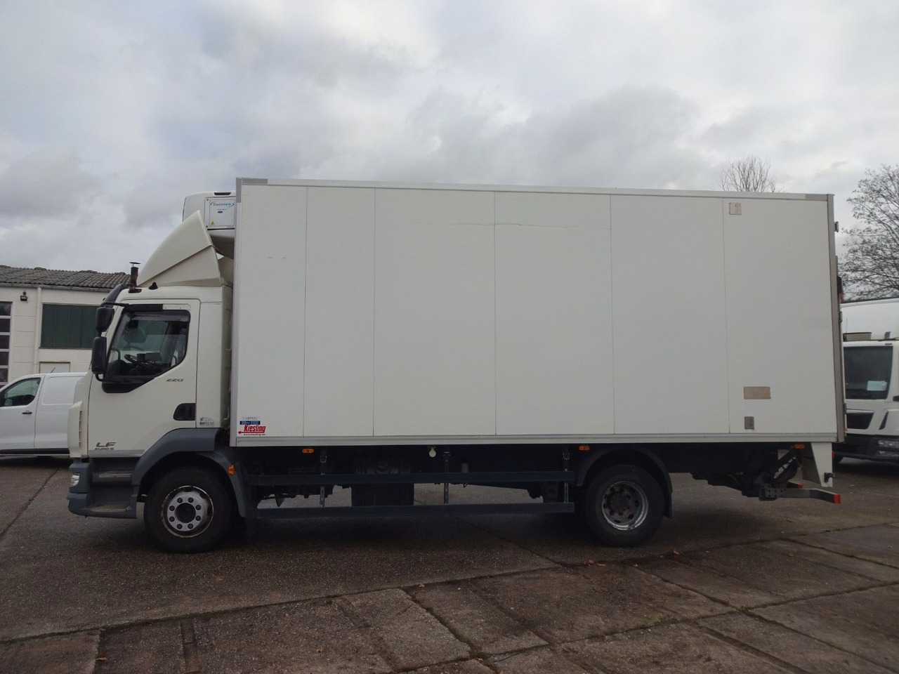 DAF LF 220, 16 T, LBW, doors, air conditioning, automatic, camera - شاحنة الفريزر: صورة 4 DAF LF 220, 16 T, LBW, doors, air conditioning, automatic, camera - شاحنة الفريزر: صورة 4