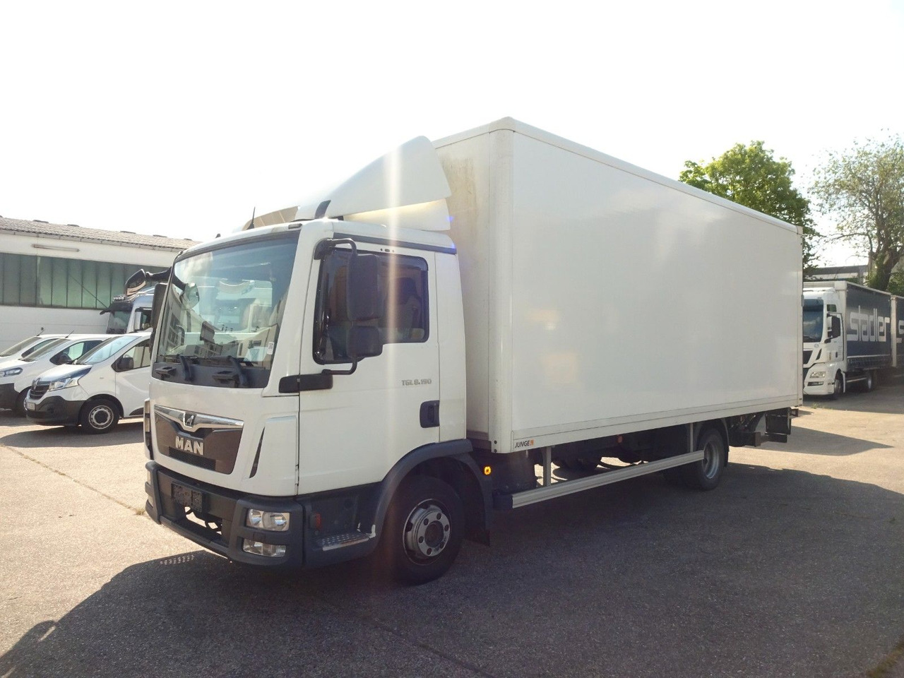 MAN TGL 8.190, LBW, Luft, Tempomat, Standheizung - شاحنة مغلقة الصندوق: صورة 2 MAN TGL 8.190, LBW, Luft, Tempomat, Standheizung - شاحنة مغلقة الصندوق: صورة 2