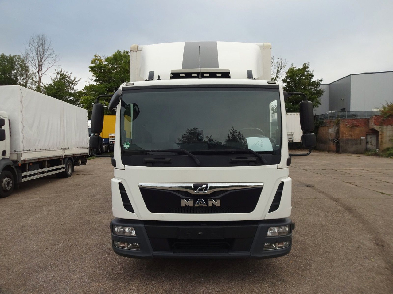 MAN TGL 8.190, LBW, Luft, Tempomat, Standheizung - شاحنة مغلقة الصندوق: صورة 2 MAN TGL 8.190, LBW, Luft, Tempomat, Standheizung - شاحنة مغلقة الصندوق: صورة 2