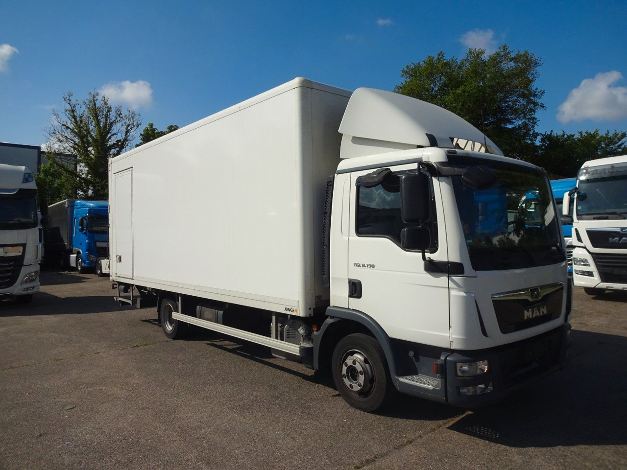MAN TGL 8.190, LBW, Luft, Tempomat, Standheizung - شاحنة مغلقة الصندوق: صورة 1 MAN TGL 8.190, LBW, Luft, Tempomat, Standheizung - شاحنة مغلقة الصندوق: صورة 1