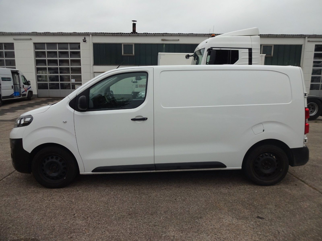 Opel Vivaro Kasten L1H1, Klima, PDC, - فان المدمجة: صورة 3 Opel Vivaro Kasten L1H1, Klima, PDC, - فان المدمجة: صورة 3