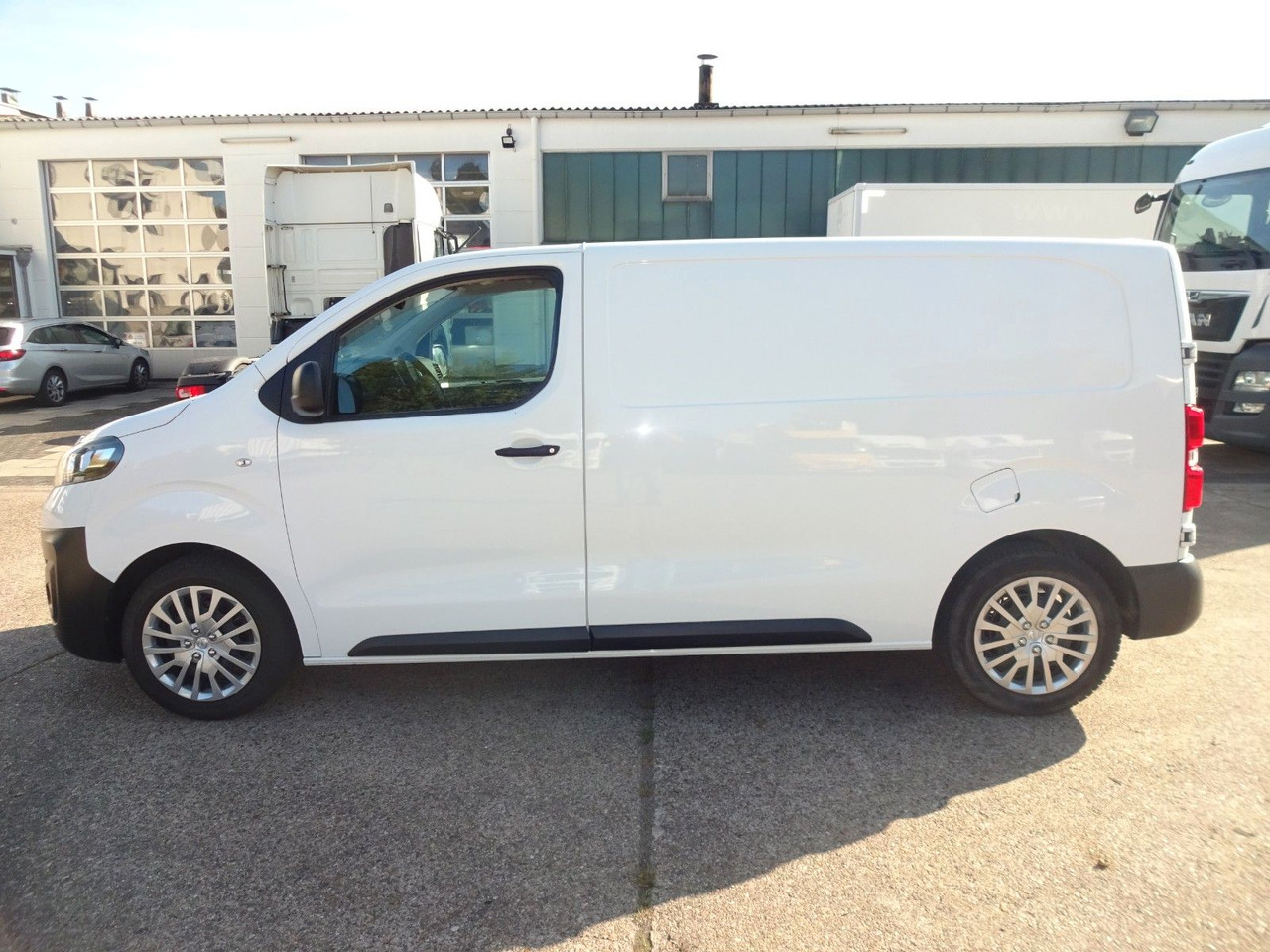 Opel Vivaro Kasten L1H1, Klima, PDC, - فان المدمجة: صورة 4 Opel Vivaro Kasten L1H1, Klima, PDC, - فان المدمجة: صورة 4