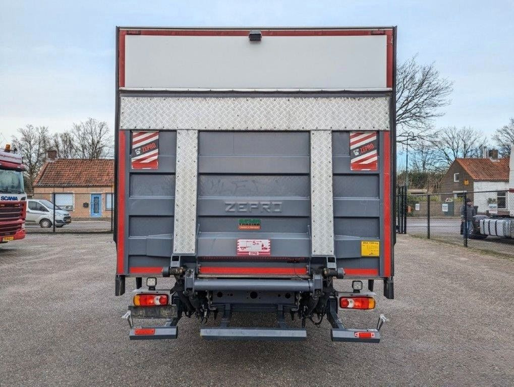 Volvo FL 210, 12tn., Isolirt, Autom, wie neu - شاحنة مقفلة: صورة 4 Volvo FL 210, 12tn., Isolirt, Autom, wie neu - شاحنة مقفلة: صورة 4