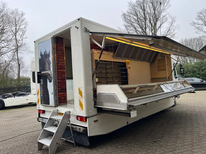 DAF LF 180 4X2 Verkoopopbouw/Verkaufsaufbau +Koeling Hydraulisch uitklapbaar - شاحنة بيع الطعام: صورة 2 DAF LF 180 4X2 Verkoopopbouw/Verkaufsaufbau +Koeling Hydraulisch uitklapbaar - شاحنة بيع الطعام: صورة 2