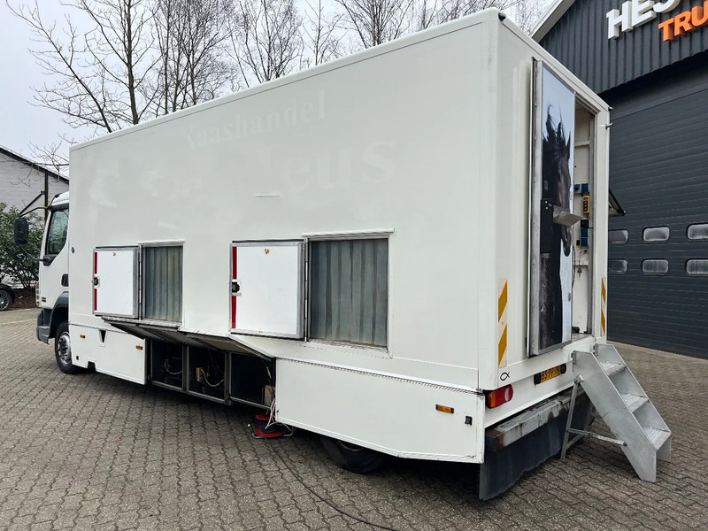 DAF LF 180 4X2 Verkoopopbouw/Verkaufsaufbau +Koeling Hydraulisch uitklapbaar - شاحنة بيع الطعام: صورة 4 DAF LF 180 4X2 Verkoopopbouw/Verkaufsaufbau +Koeling Hydraulisch uitklapbaar - شاحنة بيع الطعام: صورة 4