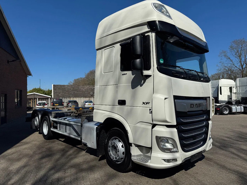 DAF XF 480 6X2 SSC FAR BDF Retarder Top zustand! - شاحنات الحاويات / جسم علوي قابل للتغيير شاحنة: صورة 2 DAF XF 480 6X2 SSC FAR BDF Retarder Top zustand! - شاحنات الحاويات / جسم علوي قابل للتغيير شاحنة: صورة 2