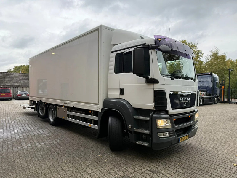 MAN TGS 26.320 Koffer Stuuras AHK 2500KG LBW 580.347KM! NL Truck - شاحنة مقفلة: صورة 2 MAN TGS 26.320 Koffer Stuuras AHK 2500KG LBW 580.347KM! NL Truck - شاحنة مقفلة: صورة 2