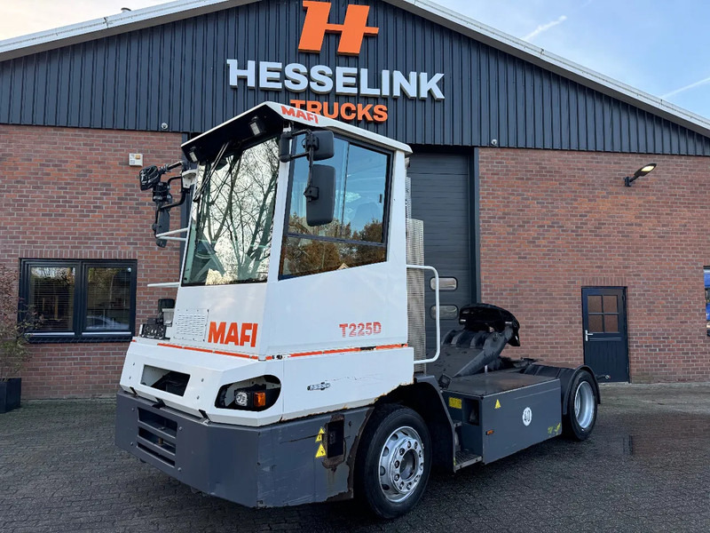 Mafi T225D T225D Rangeertrekker met Kenteken & vangmuil! - جرار المحطة: صورة 1 Mafi T225D T225D Rangeertrekker met Kenteken & vangmuil! - جرار المحطة: صورة 1