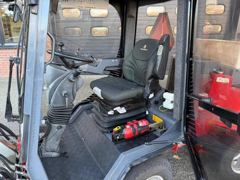 Nimos DM-Trac 205 OKB-70- Onkruidborstelmachine Werktuigendrager 4X Hydraulische functie - كناسة المناطق الصناعية: صورة 4 Nimos DM-Trac 205 OKB-70- Onkruidborstelmachine Werktuigendrager 4X Hydraulische functie - كناسة المناطق الصناعية: صورة 4