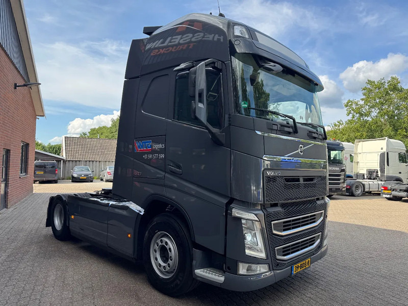 Volvo FH 460 Globetrotter XL I-Park Cool 2x tank VEB+ NL Truck - وحدة جر: صورة 3 Volvo FH 460 Globetrotter XL I-Park Cool 2x tank VEB+ NL Truck - وحدة جر: صورة 3
