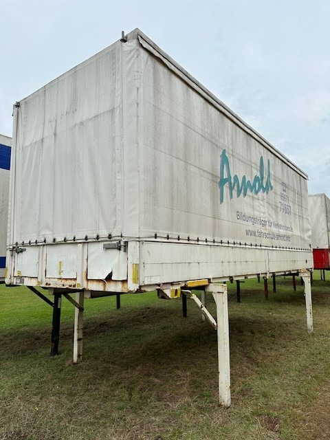 Ackermann-Fruehauf Wechselpritsche mit Bordwänden und Plane BDF System 7.150 mm - حاوية قابلة للتبديل ستارة جانبية: صورة 4 Ackermann-Fruehauf Wechselpritsche mit Bordwänden und Plane BDF System 7.150 mm - حاوية قابلة للتبديل ستارة جانبية: صورة 4