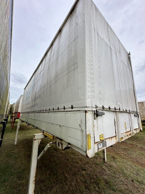 Ackermann-Fruehauf Wechselpritsche mit Bordwänden und Plane BDF System 7.150 mm - حاوية قابلة للتبديل ستارة جانبية: صورة 2 Ackermann-Fruehauf Wechselpritsche mit Bordwänden und Plane BDF System 7.150 mm - حاوية قابلة للتبديل ستارة جانبية: صورة 2
