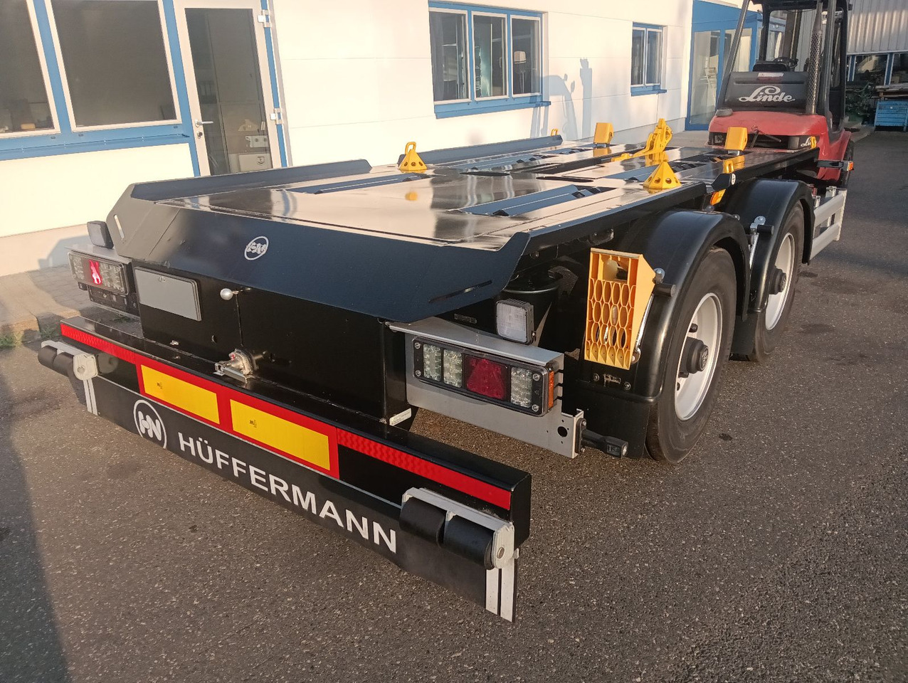 Hüffermann 2-ACHS-MINI-CARRIER MULTIFIX verzinkt NEU BPW Hüffermann 2-ACHS-MINI-CARRIER MULTIFIX verzinkt NEU BPW - مقطورة هوك ليفت/ لود لوجر: صورة 1 Hüffermann 2-ACHS-MINI-CARRIER MULTIFIX verzinkt NEU BPW Hüffermann 2-ACHS-MINI-CARRIER MULTIFIX verzinkt NEU BPW - مقطورة هوك ليفت/ لود لوجر: صورة 1