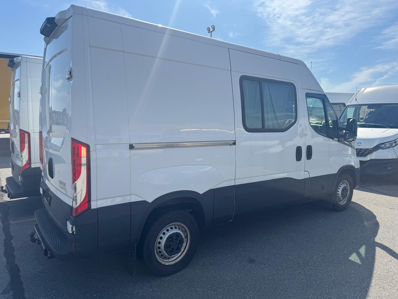 Iveco Daily Kasten HKa 35S21 V WB3520 AHK, Standheizun - فان: صورة 3 Iveco Daily Kasten HKa 35S21 V WB3520 AHK, Standheizun - فان: صورة 3