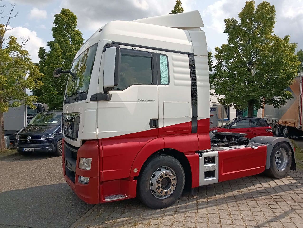 MAN TGX 18:440 BLS INTARDER Vollspoiler Reifen70-90% MAN TGX 18:440 BLS INTARDER Vollspoiler Reifen70-90% - وحدة جر: صورة 5 MAN TGX 18:440 BLS INTARDER Vollspoiler Reifen70-90% MAN TGX 18:440 BLS INTARDER Vollspoiler Reifen70-90% - وحدة جر: صورة 5
