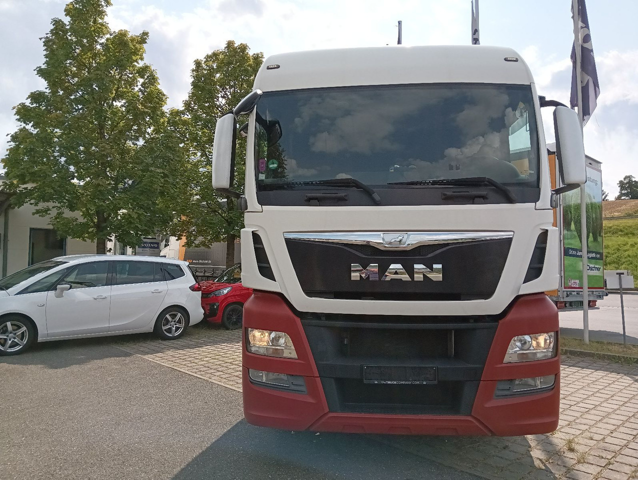 MAN TGX 18:440 BLS INTARDER Vollspoiler Reifen70-90% MAN TGX 18:440 BLS INTARDER Vollspoiler Reifen70-90% - وحدة جر: صورة 2 MAN TGX 18:440 BLS INTARDER Vollspoiler Reifen70-90% MAN TGX 18:440 BLS INTARDER Vollspoiler Reifen70-90% - وحدة جر: صورة 2