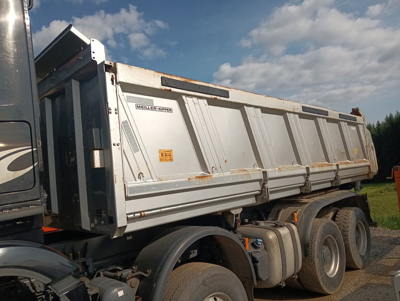 Mercedes-Benz AROCS 3246 8x4 MEILLER 3-Seiten Bordmatic SCHALT - شاحنة قلاب: صورة 4 Mercedes-Benz AROCS 3246 8x4 MEILLER 3-Seiten Bordmatic SCHALT - شاحنة قلاب: صورة 4