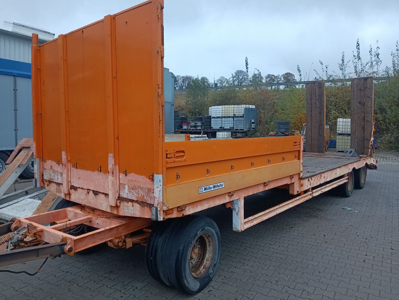 Müller-Mitteltal T 3 9,55m 0,90m Rampen, Bordwand vorne ABS SAF - مقطورة مسطحة منخفضة: صورة 4 Müller-Mitteltal T 3 9,55m 0,90m Rampen, Bordwand vorne ABS SAF - مقطورة مسطحة منخفضة: صورة 4