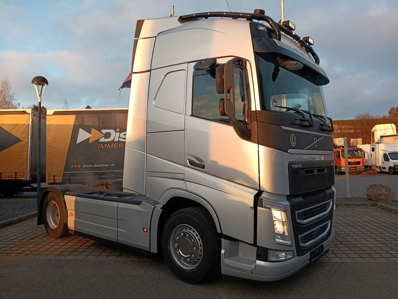 Volvo FH460 Globe FullSpoiler TV I-PARC 2xTank German - وحدة جر: صورة 5 Volvo FH460 Globe FullSpoiler TV I-PARC 2xTank German - وحدة جر: صورة 5
