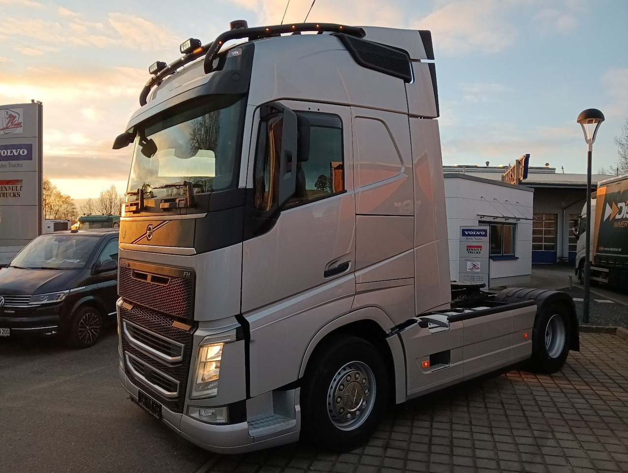 Volvo FH460 Globe FullSpoiler TV I-PARC 2xTank German - وحدة جر: صورة 3 Volvo FH460 Globe FullSpoiler TV I-PARC 2xTank German - وحدة جر: صورة 3
