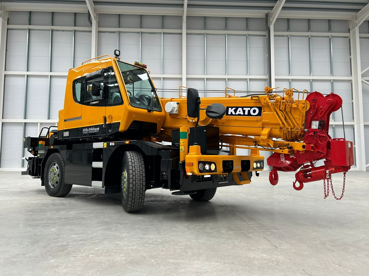 KATO CR-130Rv - 13 Ton City Crane with Joystick Control - موبايل كرين: صورة 1 KATO CR-130Rv - 13 Ton City Crane with Joystick Control - موبايل كرين: صورة 1