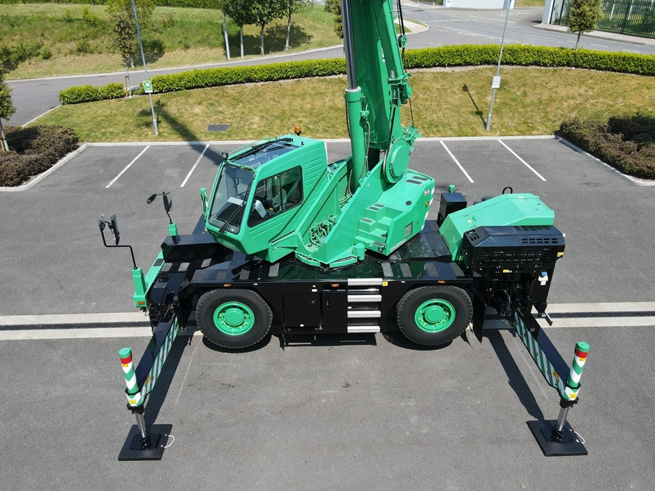 KATO CR-250Rv - 25 Ton City Crane - Excellent Condition - موبايل كرين: صورة 4 KATO CR-250Rv - 25 Ton City Crane - Excellent Condition - موبايل كرين: صورة 4