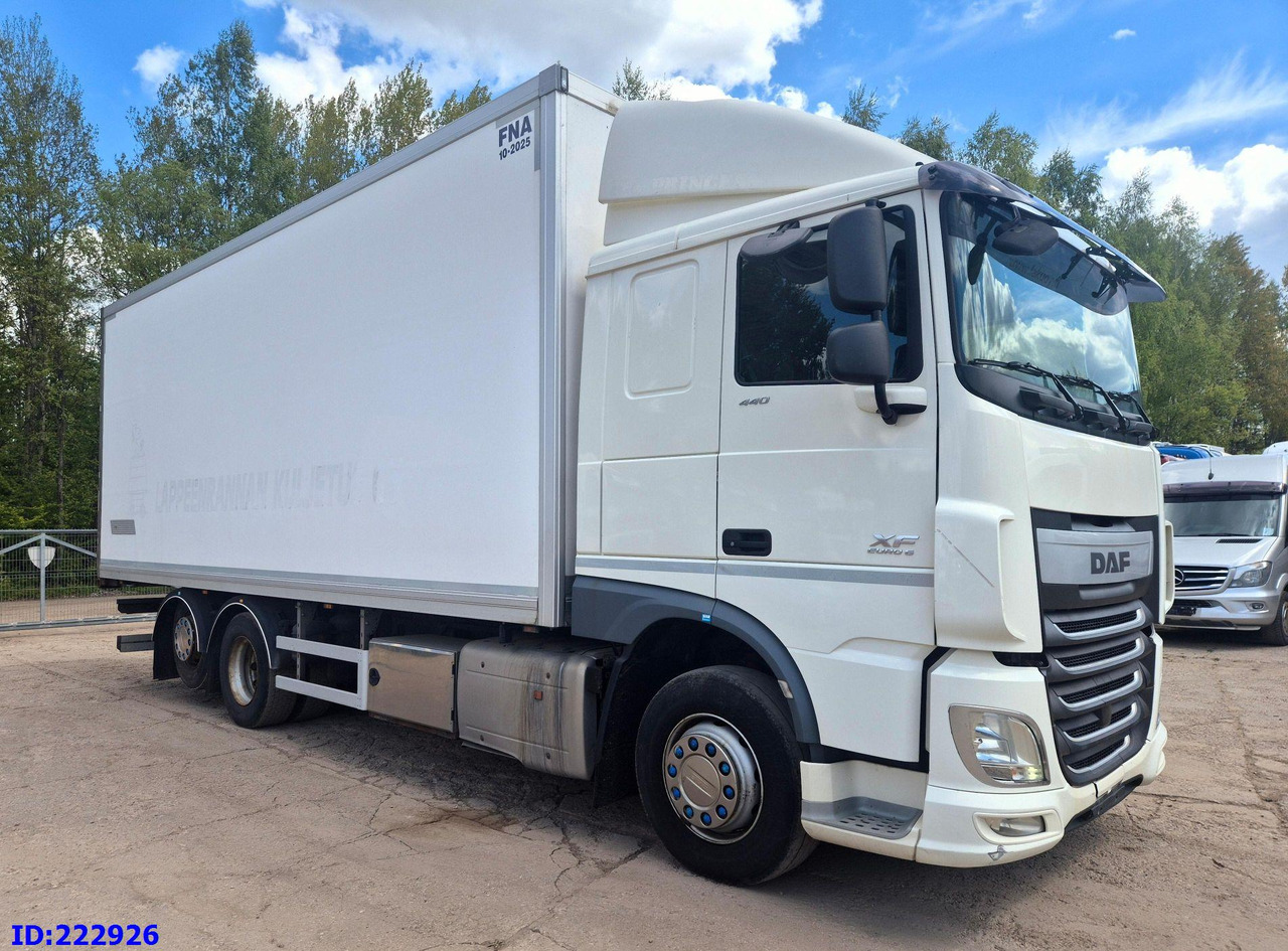 DAF XF 106 440 FAR 6x2 Euro6 - شاحنة صندوق متساوي: صورة 1 DAF XF 106 440 FAR 6x2 Euro6 - شاحنة صندوق متساوي: صورة 1