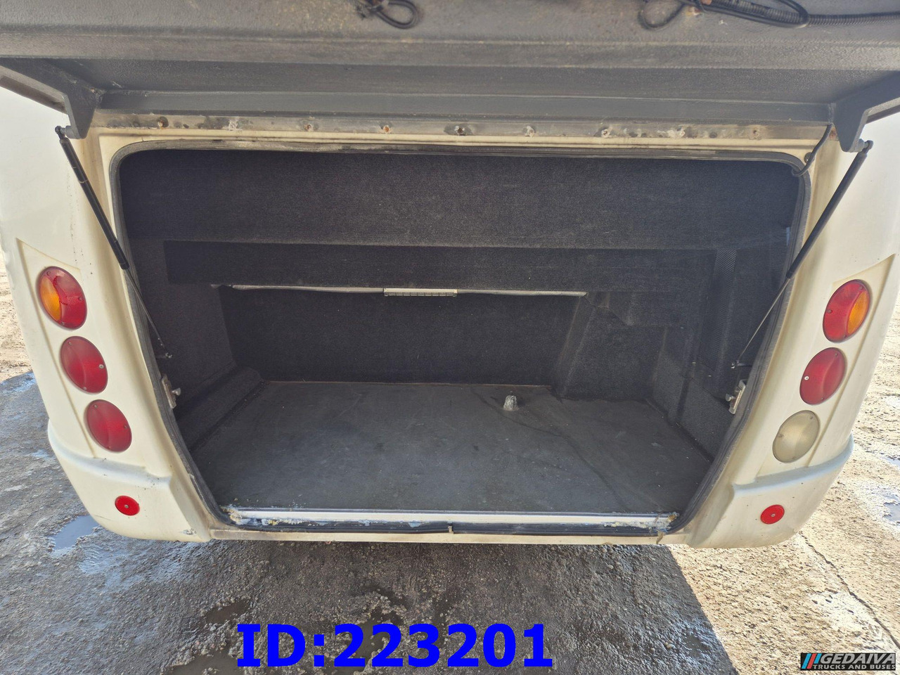 IVECO Wing 25-seater (Engine problem) - مركبة كوتش: صورة 5 IVECO Wing 25-seater (Engine problem) - مركبة كوتش: صورة 5