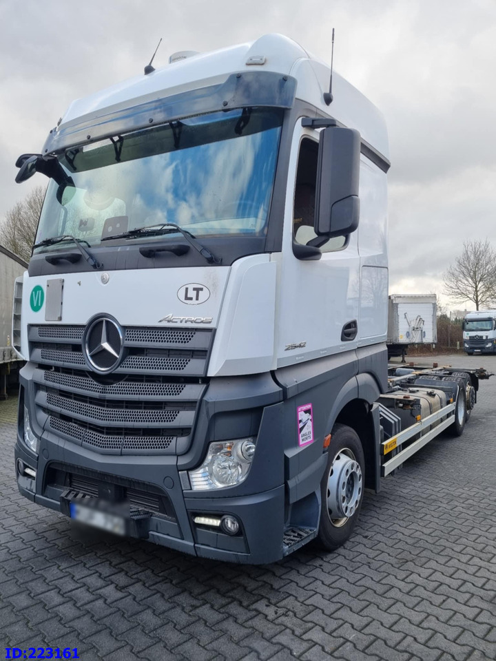MERCEDES-BENZ Actros 2542 BDF 6x2 Euro6 - شاحنة هيكل كابينة: صورة 1 MERCEDES-BENZ Actros 2542 BDF 6x2 Euro6 - شاحنة هيكل كابينة: صورة 1