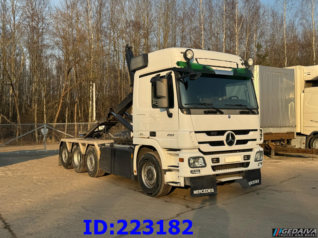 MERCEDES-BENZ Actros 2551 8x2 V8 Retarder - شاحنة ذات خطاف: صورة 4 MERCEDES-BENZ Actros 2551 8x2 V8 Retarder - شاحنة ذات خطاف: صورة 4