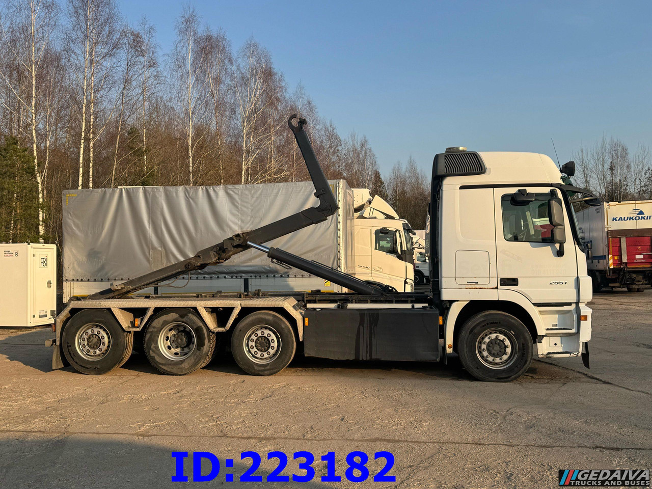 MERCEDES-BENZ Actros 2551 8x2 V8 Retarder - شاحنة ذات خطاف: صورة 5 MERCEDES-BENZ Actros 2551 8x2 V8 Retarder - شاحنة ذات خطاف: صورة 5