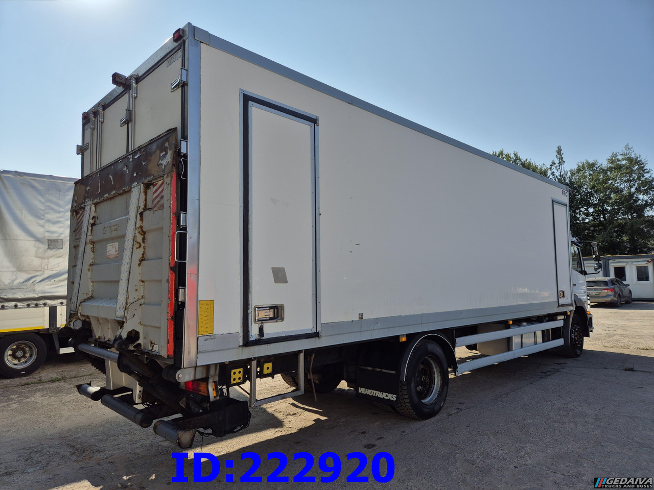 MERCEDES-BENZ Axor 1829  Manual + Tail lift - شاحنة الفريزر: صورة 5 MERCEDES-BENZ Axor 1829  Manual + Tail lift - شاحنة الفريزر: صورة 5