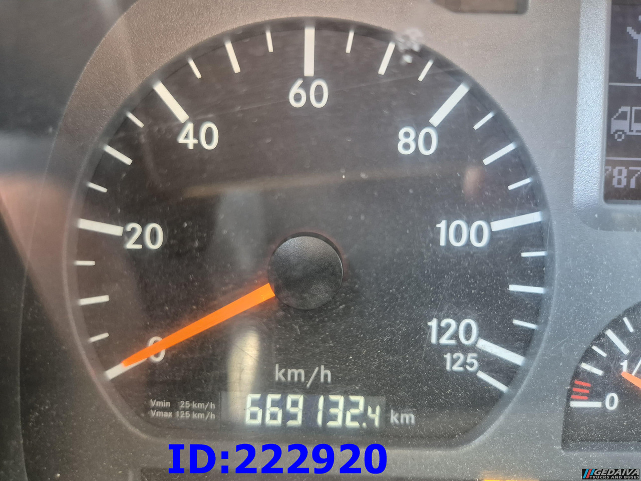 شاحنة الفريزر MERCEDES-BENZ Axor 1829  Manual + Tail lift: صورة 19 شاحنة الفريزر MERCEDES-BENZ Axor 1829  Manual + Tail lift: صورة 19