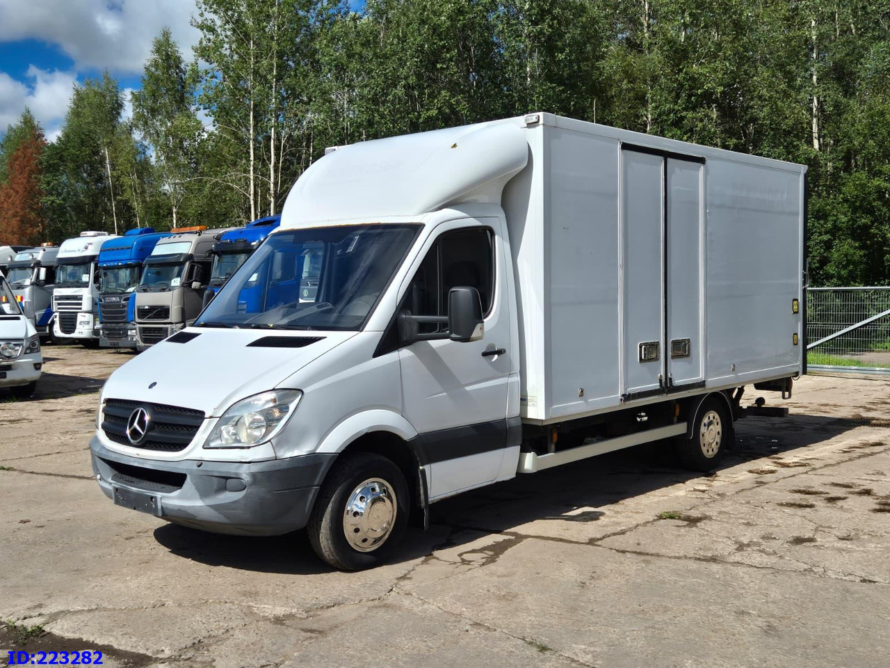 MERCEDES-BENZ Sprinter 516 SUPER - شاحنة مغلقة الصندوق: صورة 1 MERCEDES-BENZ Sprinter 516 SUPER - شاحنة مغلقة الصندوق: صورة 1