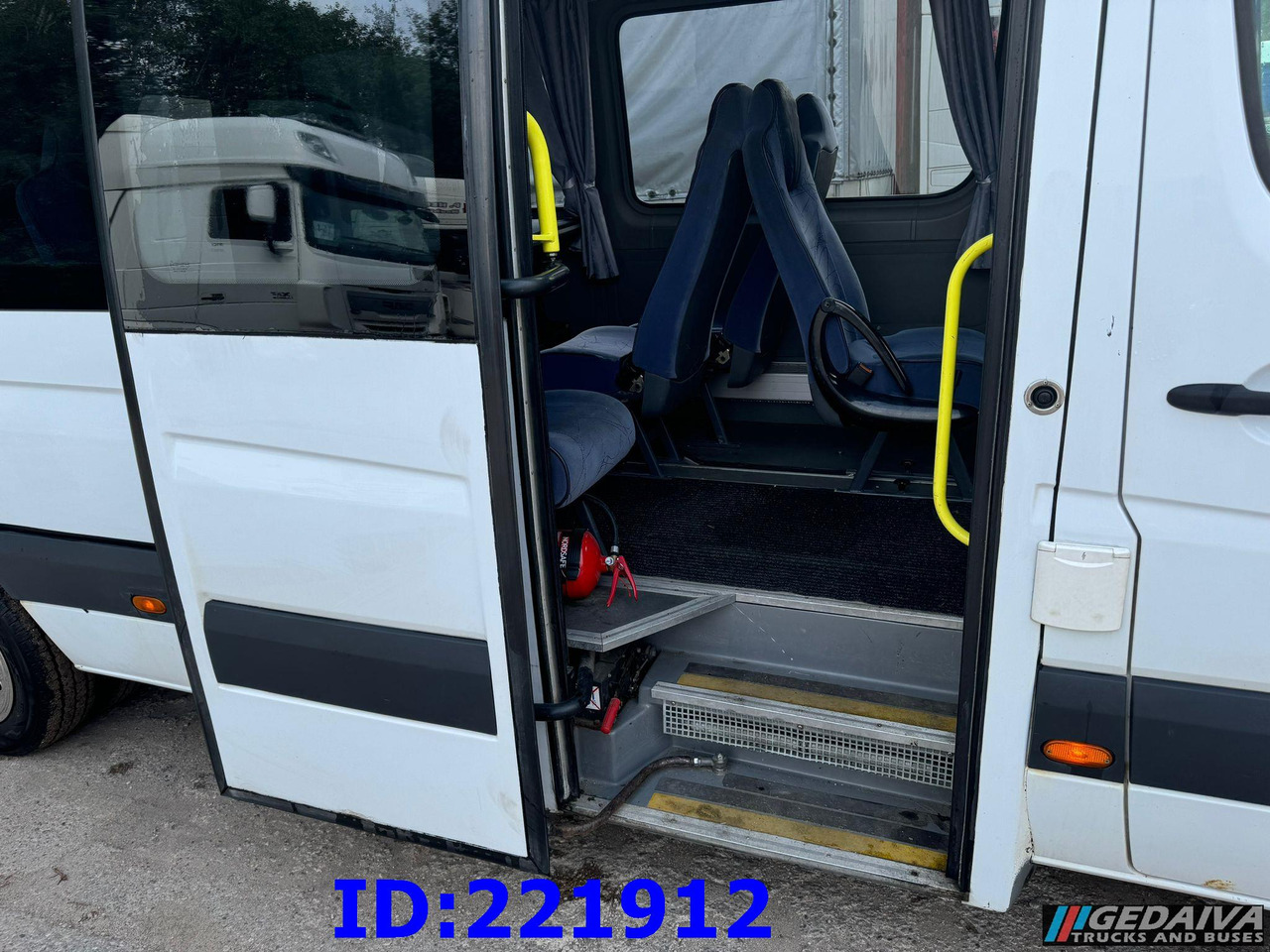 MERCEDES-BENZ Sprinter 518 VIP 17-Place - مركبة كوتش: صورة 5 MERCEDES-BENZ Sprinter 518 VIP 17-Place - مركبة كوتش: صورة 5